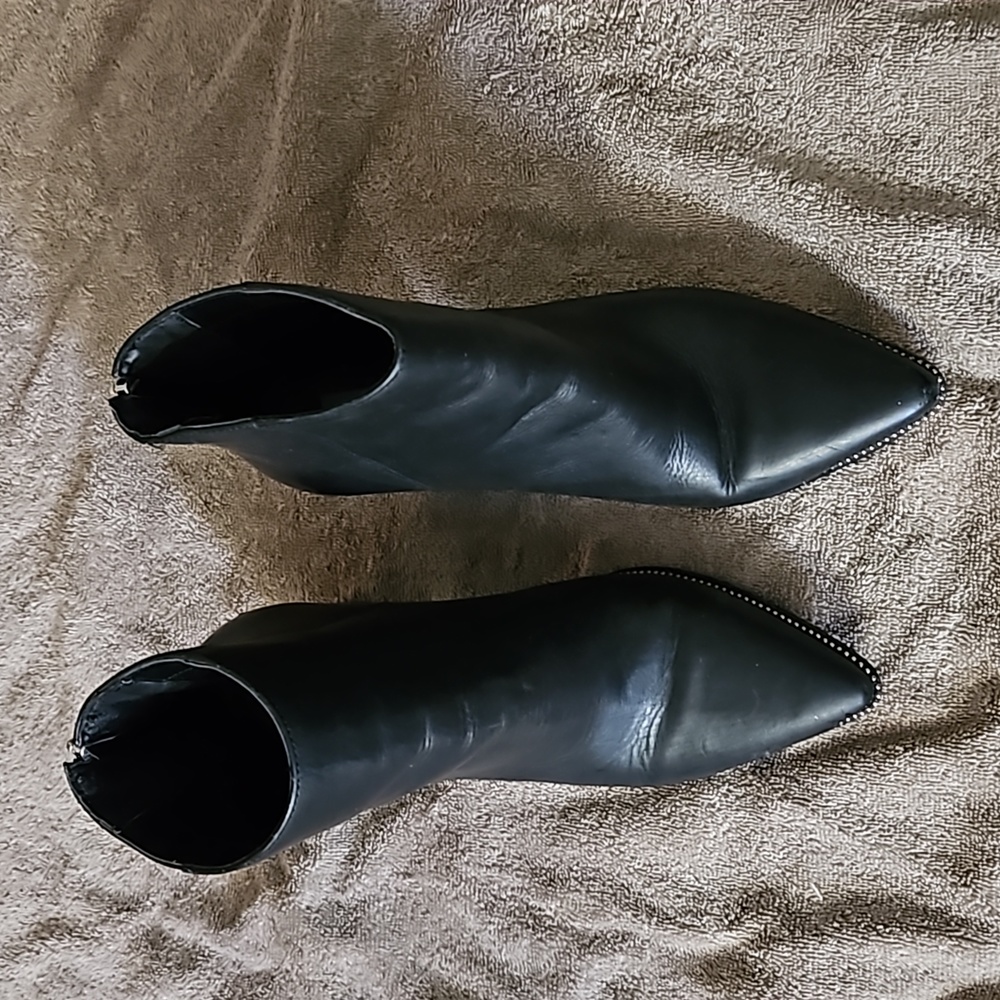 Size 9 Steve Madden Black Olga Boots